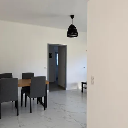 Cdc Stables * Antibes